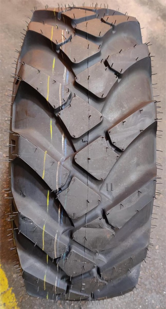 75x10.00-15.3 135A8 ASCENSO MPB 400 XL 18PR